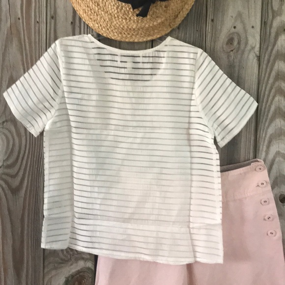 ๐ J.O.A. Medium Sheer Striped Shadow Top White - Picture 4 of 5